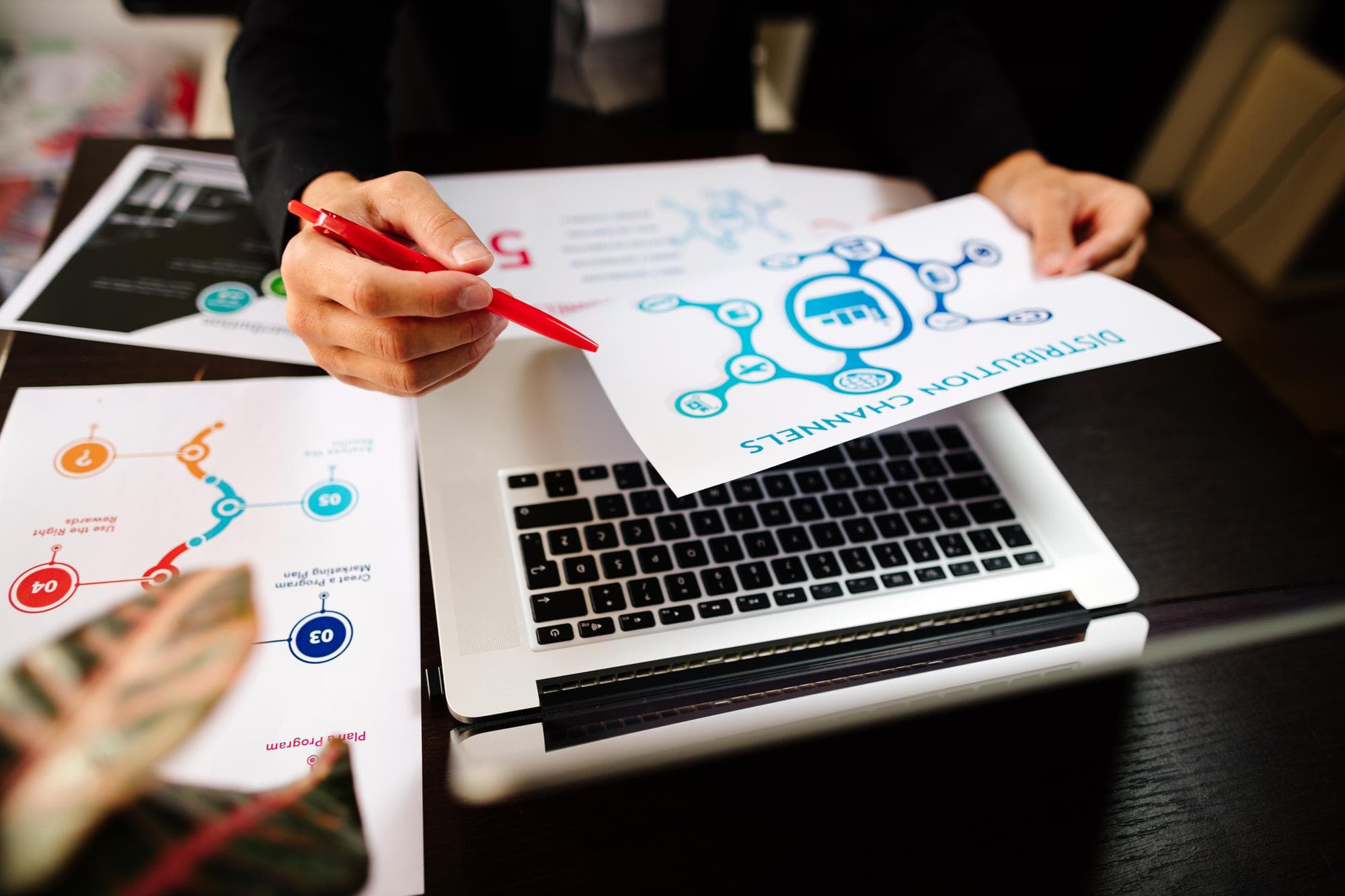 Cover illustration for AI Lead Generation Tool vs generic AI copy tools: What Should performance marketers Use?